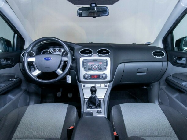 ford-focus-diesel-2010-big-34