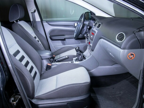 ford-focus-diesel-2010-big-41