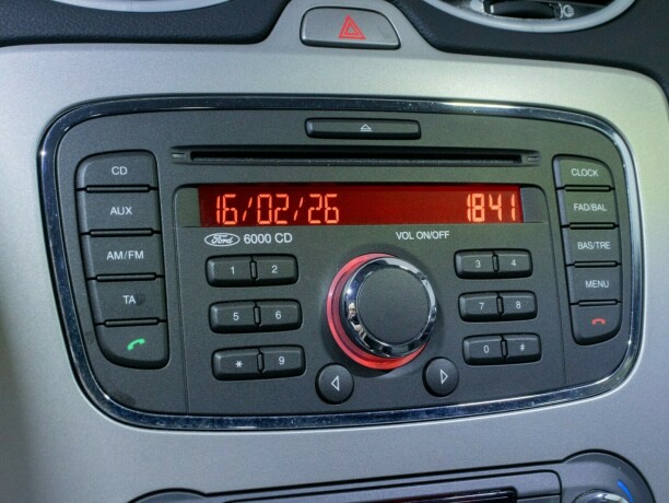 ford-focus-diesel-2010-big-30