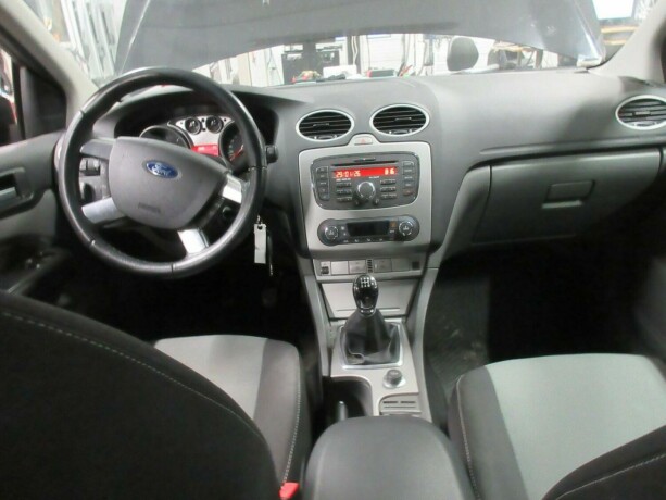 ford-focus-diesel-2010-big-10
