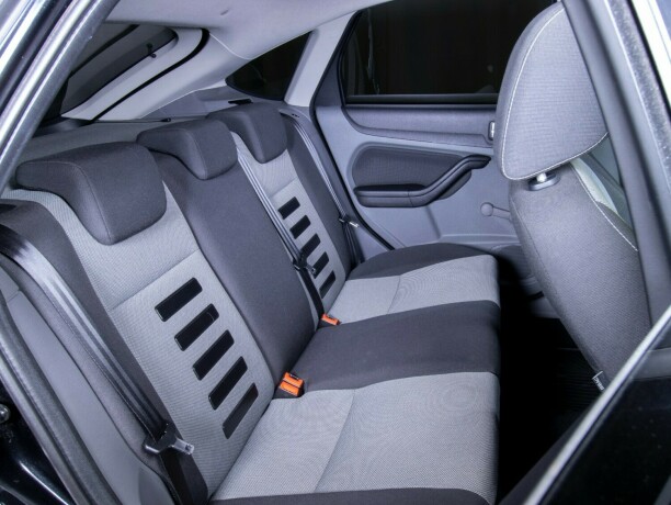 ford-focus-diesel-2010-big-44