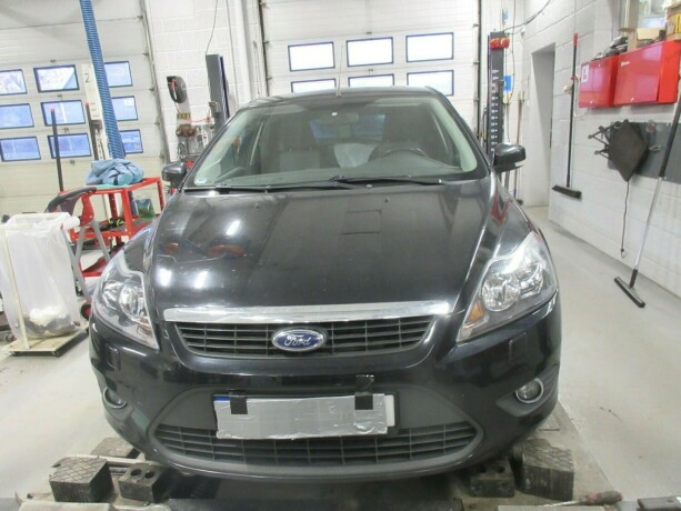 ford-focus-diesel-2010-big-1