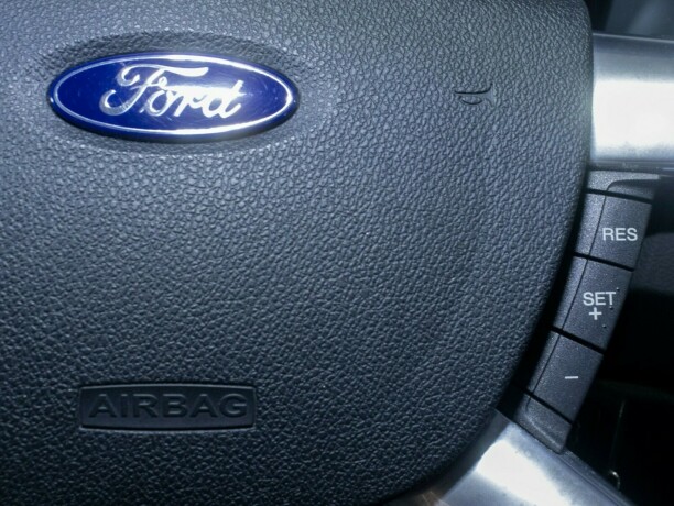 ford-focus-diesel-2010-big-24