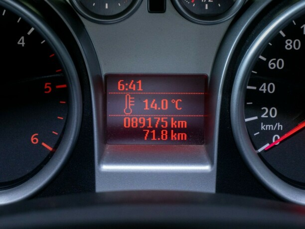 ford-focus-diesel-2010-big-23