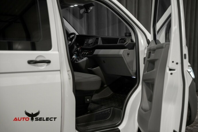 volkswagen-transporter-diesel-2021-big-15