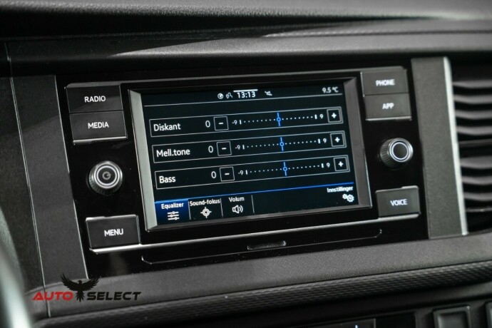 volkswagen-transporter-diesel-2021-big-33