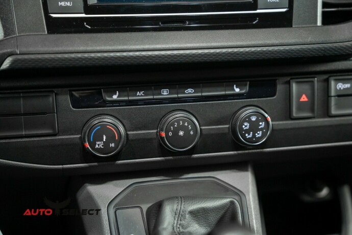 volkswagen-transporter-diesel-2021-big-27