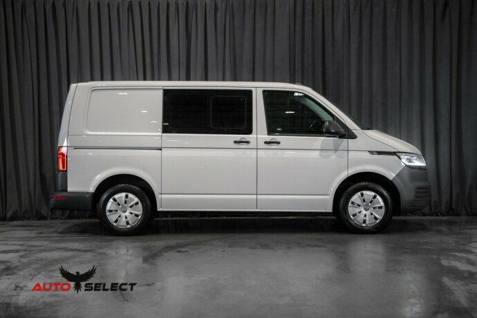 volkswagen-transporter-diesel-2021-big-11