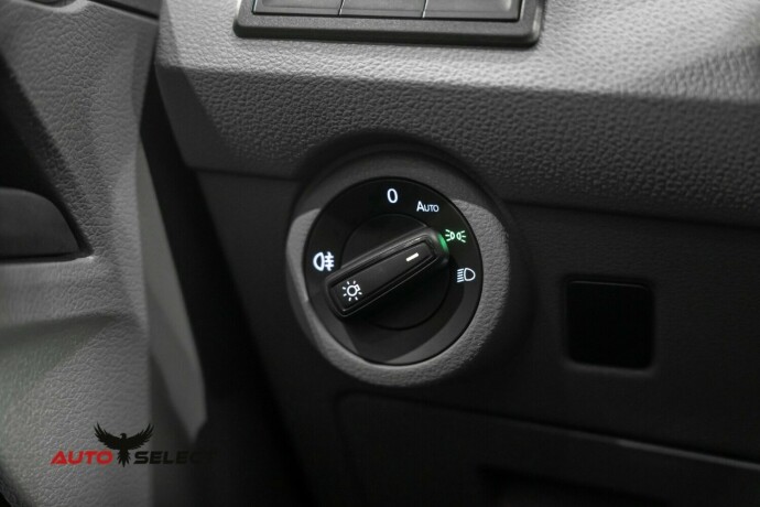 volkswagen-transporter-diesel-2021-big-22