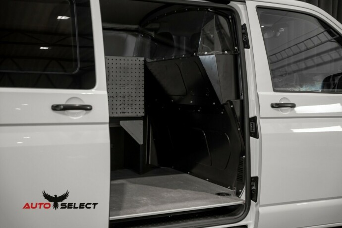 volkswagen-transporter-diesel-2021-big-12