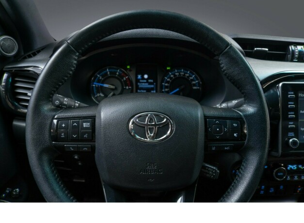 toyota-hilux-diesel-2021-big-24