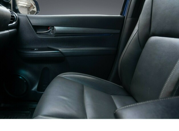 toyota-hilux-diesel-2021-big-23