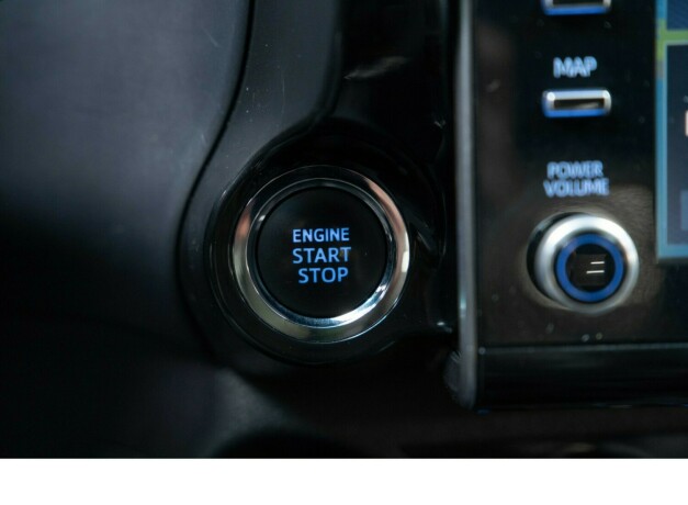 toyota-hilux-diesel-2021-big-28