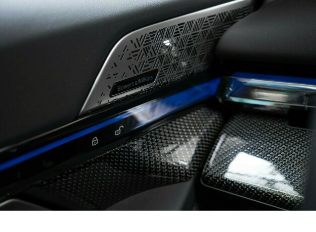 bmw-m5-elektrisitetbensin-2025-big-40