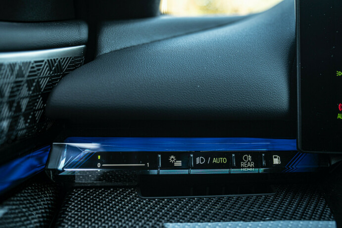 bmw-m5-elektrisitetbensin-2025-big-43