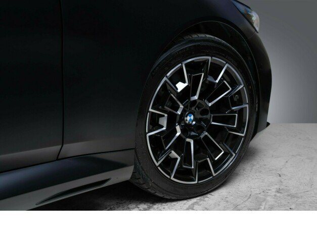 bmw-m5-elektrisitetbensin-2025-big-13