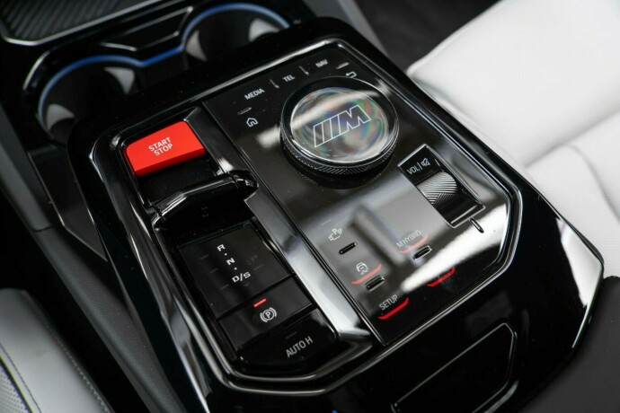 bmw-m5-elektrisitetbensin-2025-big-58