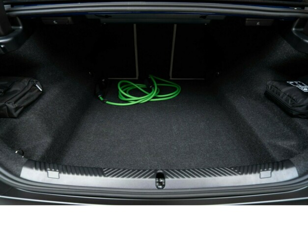 bmw-m5-elektrisitetbensin-2025-big-70