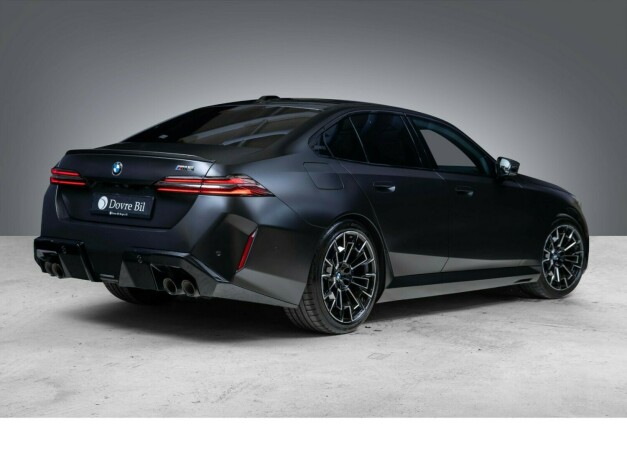bmw-m5-elektrisitetbensin-2025-big-22