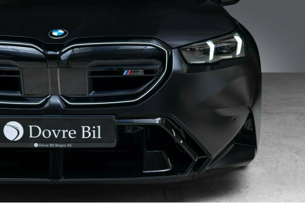 bmw-m5-elektrisitetbensin-2025-big-10