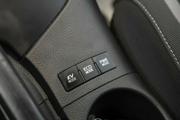 toyota-auris-elektrisitetbensin-2016-big-19