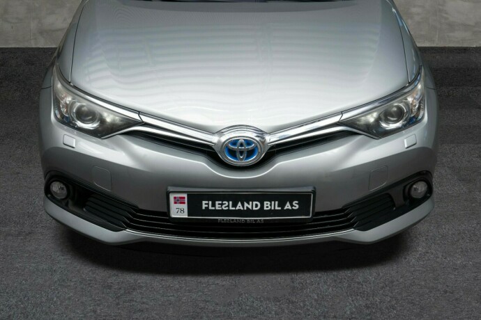 toyota-auris-elektrisitetbensin-2016-big-4
