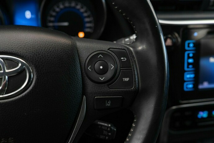 toyota-auris-elektrisitetbensin-2016-big-15