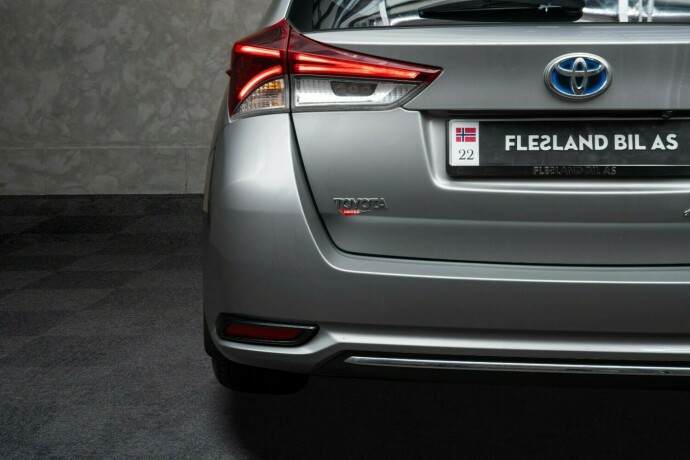 toyota-auris-elektrisitetbensin-2016-big-8