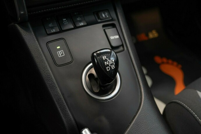 toyota-auris-elektrisitetbensin-2016-big-18