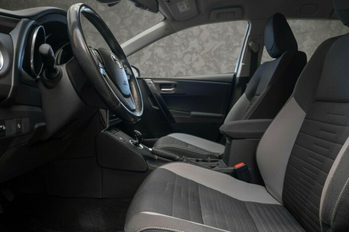 toyota-auris-elektrisitetbensin-2016-big-26