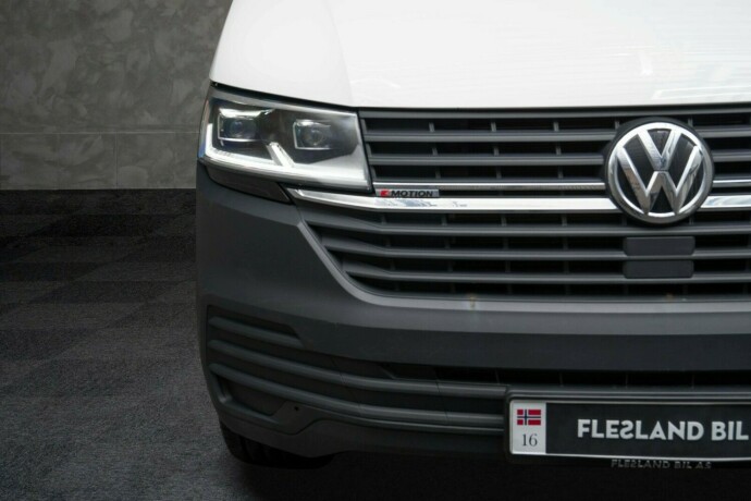 volkswagen-transporter-diesel-2023-big-5