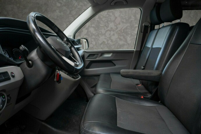 volkswagen-transporter-diesel-2023-big-28