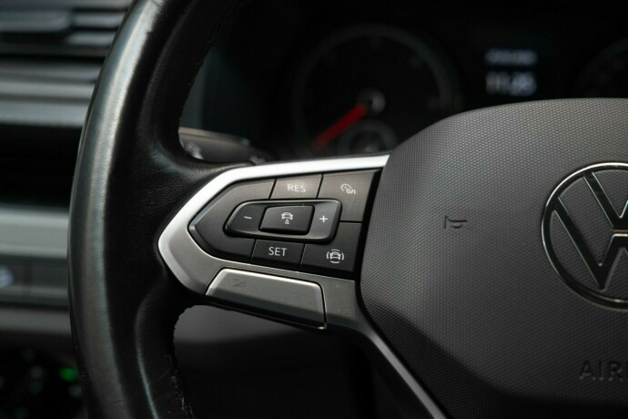 volkswagen-transporter-diesel-2021-big-11