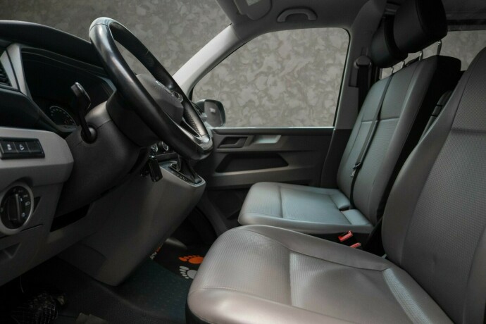 volkswagen-transporter-diesel-2021-big-21