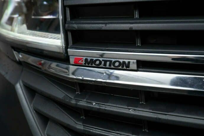 volkswagen-transporter-diesel-2021-big-5