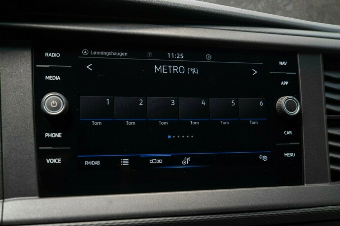 volkswagen-transporter-diesel-2021-big-16