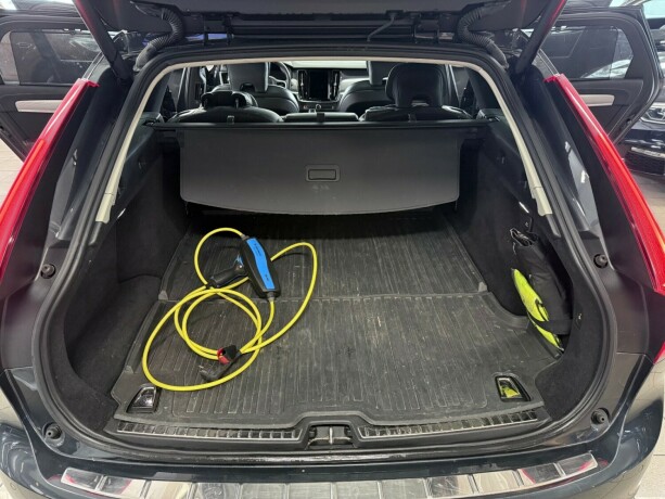 volvo-v90-plug-in-petrol-2020-big-34