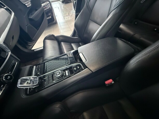 volvo-v90-plug-in-petrol-2020-big-18