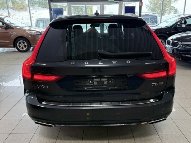 volvo-v90-plug-in-petrol-2020-big-3