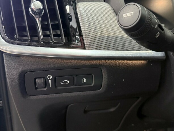 volvo-v90-plug-in-petrol-2020-big-16