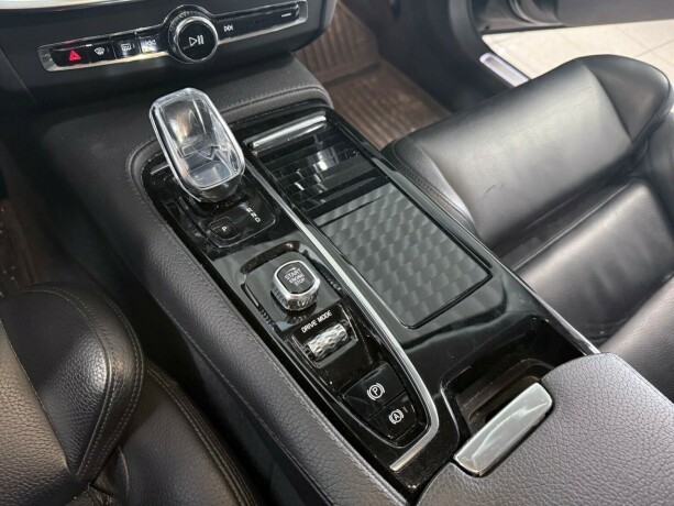 volvo-v90-plug-in-petrol-2020-big-19