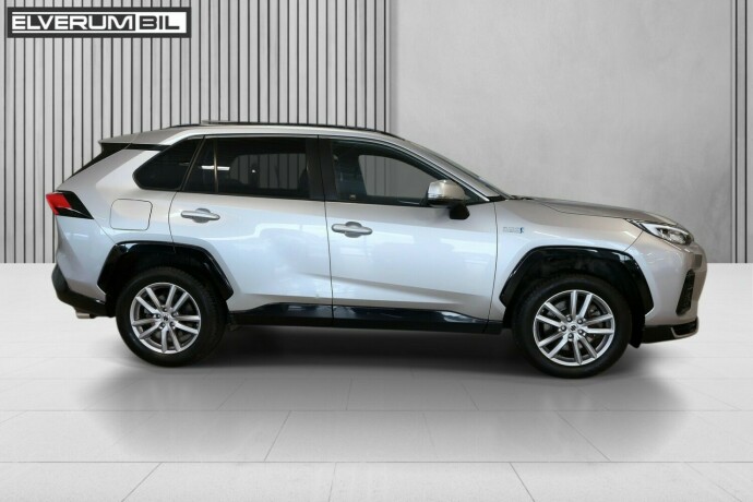 suzuki-across-elektrisitetbensin-2022-big-3