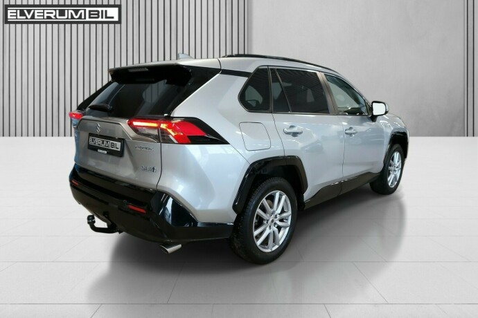 suzuki-across-elektrisitetbensin-2022-big-5