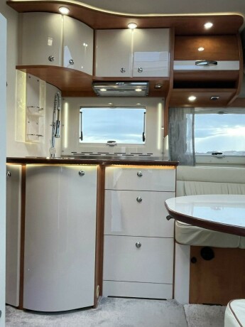 autostar-prestige-elite-i730lc-queensbed-senkeseng-alde-varme-23-177hk-diesel-2020-big-40