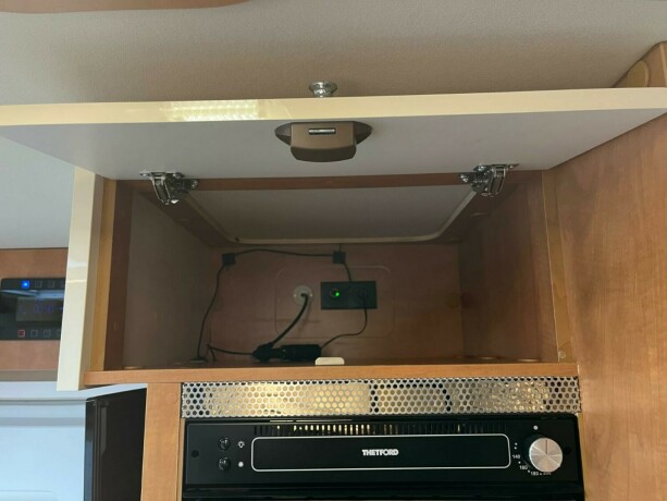 autostar-prestige-elite-i730lc-queensbed-senkeseng-alde-varme-23-177hk-diesel-2020-big-53