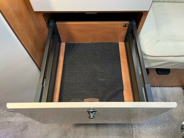 autostar-prestige-elite-i730lc-queensbed-senkeseng-alde-varme-23-177hk-diesel-2020-big-48