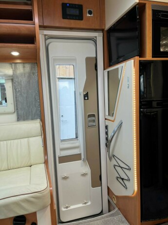 autostar-prestige-elite-i730lc-queensbed-senkeseng-alde-varme-23-177hk-diesel-2020-big-36
