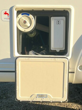 autostar-prestige-elite-i730lc-queensbed-senkeseng-alde-varme-23-177hk-diesel-2020-big-11