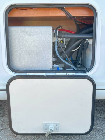 autostar-prestige-elite-i730lc-queensbed-senkeseng-alde-varme-23-177hk-diesel-2020-big-17