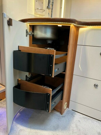 autostar-prestige-elite-i730lc-queensbed-senkeseng-alde-varme-23-177hk-diesel-2020-big-50